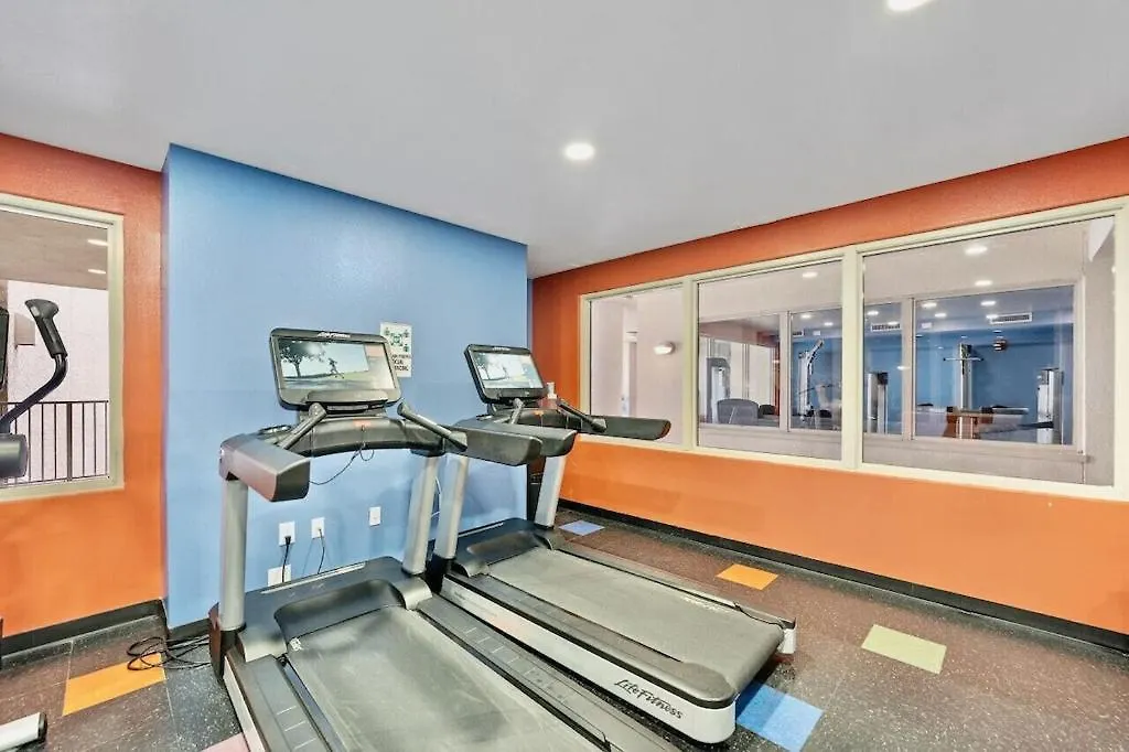Modern Beachfront Condo On The Beach Sleeps 6! By Dolce Vita Getaways Pcb Panama City Beach Lägenhet