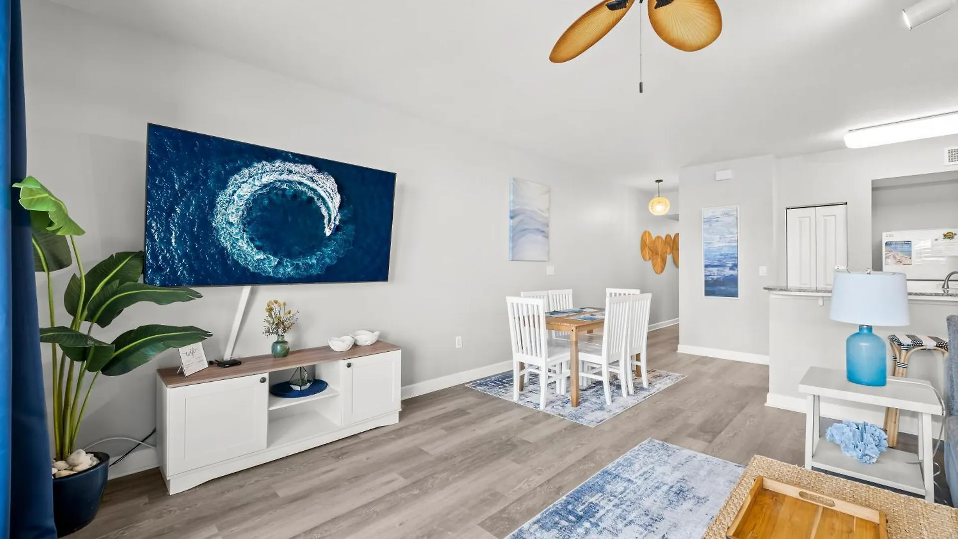 Modern Beachfront Condo On The Beach Sleeps 6! By Dolce Vita Getaways Pcb Panama City Beach Lägenhet